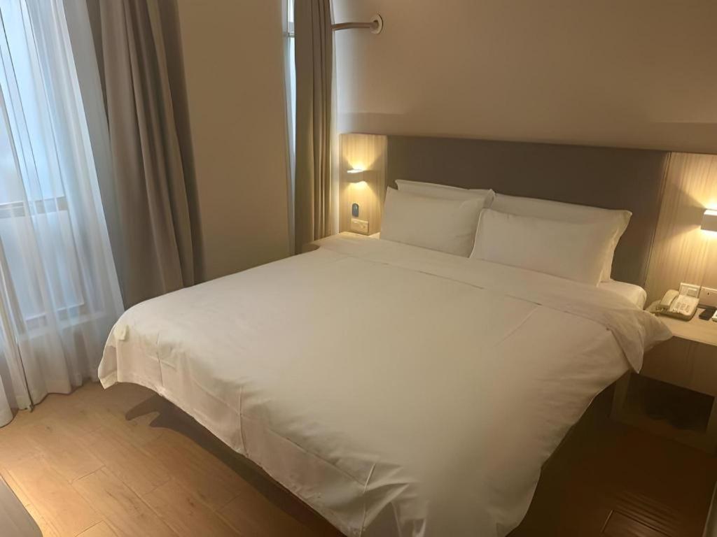 Hotel Hanting Hongqiao Airport Huqingping High Way Shanghai