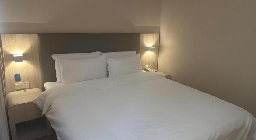 Hotel Hanting Hongqiao Airport Huqingping High Way 2*